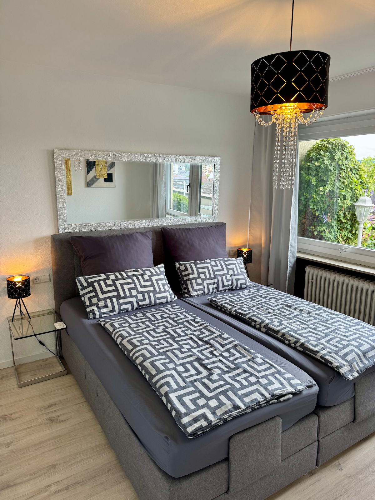 Schlafzimmer – Sunset Suite Ditzingen 1