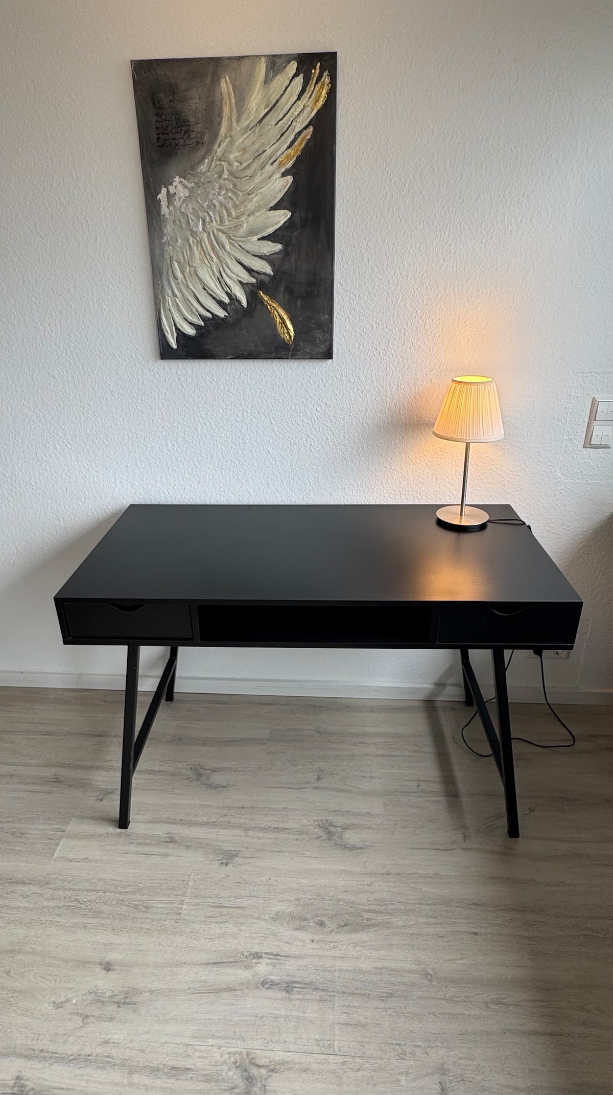 Wohn-, Ess- & Arbeitsbereich – Sunset Suite Ditzingen 3