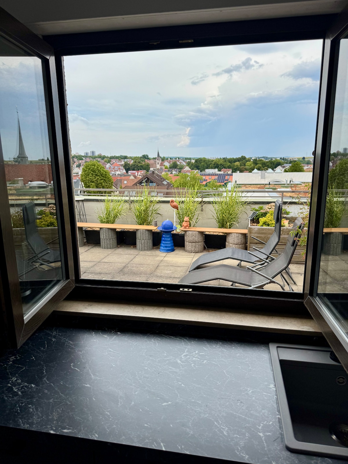 Dachterrasse Sunset Suite mit Panoramablick über Ditzingen