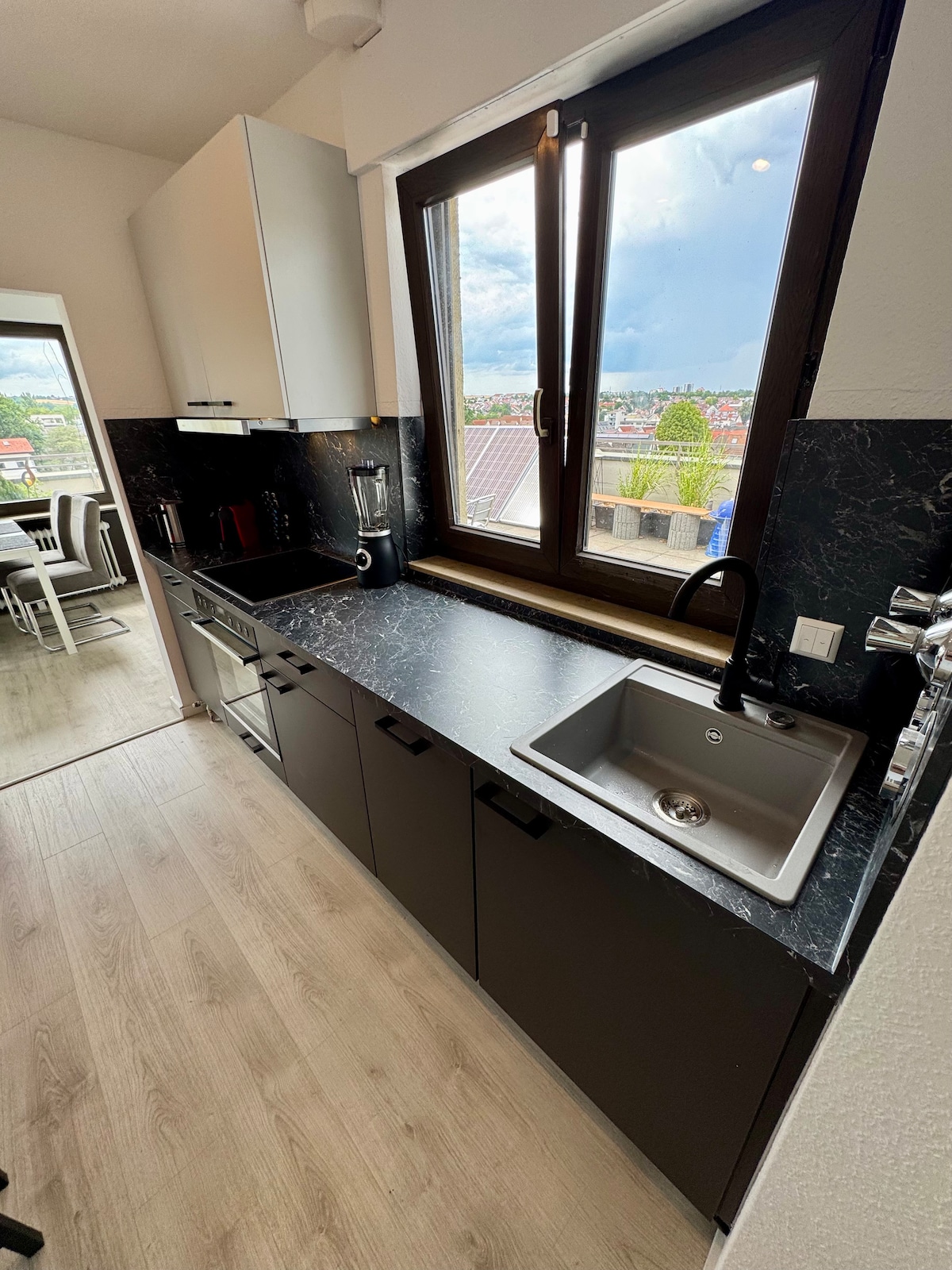 Küche – Sunset Suite Ditzingen 5